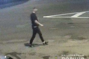 Новини Вінниці / Поліція розшукує двох чоловіків, які на Брацлавській пограбували вінничанина. Їх зафіксували камери (ФОТО)