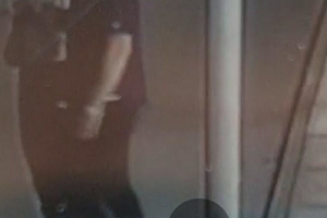 Новини Вінниці / Поліція розшукує двох чоловіків, які на Брацлавській пограбували вінничанина. Їх зафіксували камери (ФОТО)