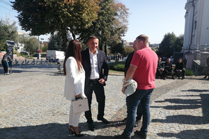 Новини Вінниці / Від "ЄС" на мера Вінниці йде Сергій Кудлаєнко: сьогодні актив партії збирався на площі Шевченка за участі Порошенка (ФОТО)