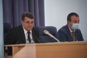 Новини Вінниці / Порошенко та Ляшко "втрачають" своїх депутатів у Вінницькій облраді: розпочалась остання чергова сесія цього скликання (ФОТО)