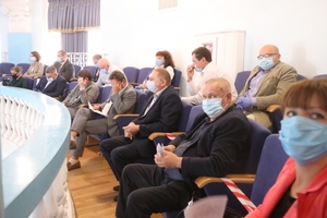 Новини Вінниці / Депутати Вінницької облради розглянули менше половини питань порядку денного і закрили сесію: не вистачило кворуму (ФОТО)