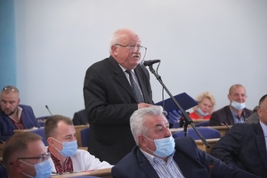 Новини Вінниці / Депутати Вінницької облради розглянули менше половини питань порядку денного і закрили сесію: не вистачило кворуму (ФОТО)