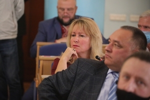 Новини Вінниці / Депутати Вінницької облради розглянули менше половини питань порядку денного і закрили сесію: не вистачило кворуму (ФОТО)