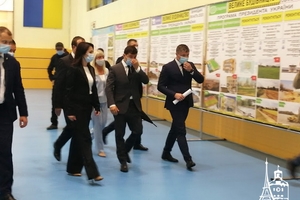 Новини Вінниці / Зеленському у Вінниці показали спорткомплекс, гроші на який виділяли при попередниках (ФОТО, ВІДЕО)