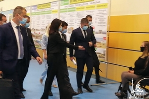 Новини Вінниці / Зеленському у Вінниці показали спорткомплекс, гроші на який виділяли при попередниках (ФОТО, ВІДЕО)