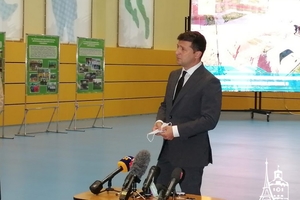 Новини Вінниці / Зеленському у Вінниці показали спорткомплекс, гроші на який виділяли при попередниках (ФОТО, ВІДЕО)