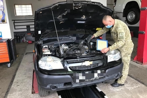 Новини Вінниці / Прикордонники з Вінниччини «перевзувають» автівки на зиму