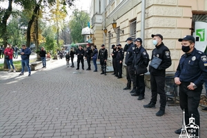 Новини Вінниці / У Вінниці лідера місцевих "Нацдружин" хочуть взяти під варту нібито за побиття прихильника Шарія: інкримінують нову статтю (ФОТО, ВІДЕО)