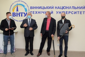 Новини Вінниці / Sikorsky Challenge у Вінниці - гроші, подяки і три парасольки