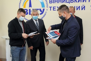 Новини Вінниці / Sikorsky Challenge у Вінниці - гроші, подяки і три парасольки