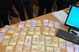 Новини Вінниці / На Вінниччині СБУ заявила про викриття корупційної схеми на митниці: затримали двох посадовців і брокера (ФОТО)