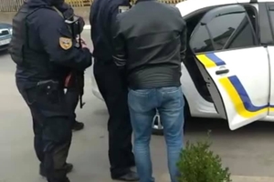 Новини Вінниці / Вночі на Вінниччині напали на членів ДВК: поліцейський застосував зброю (ФОТО)