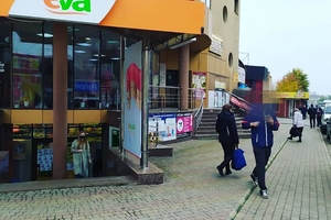 Новини Вінниці / У Вінниці персонал відомої мережі магазинів побутових товарів зливав нечистоти до ливневої каналізації (ФОТО)