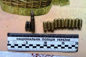 Новини Вінниці / Через пістолет у шафі  житель Бершадського району Вінниччини може сім років провести за гратами