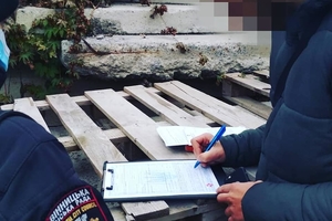 Новини Вінниці / Майже в центрі Вінниці водій вантажівки "розвозив" бруд по проїжджій частині (ФОТО)