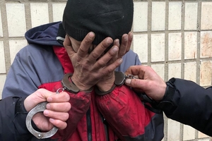 Новини Вінниці / Поблизу Вінниці затримали чоловіка з арсеналом зброї, який погрожував підірвати гранати на підприємстві