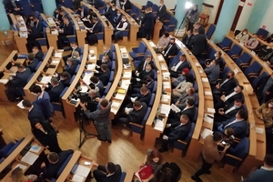 Новини Вінниці / "Узурпація влади" та наряд поліції у залі: зі скандалу розпочалась перша сесія новообраної Вінницької облради (ФОТО, ВІДЕО)