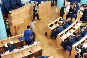 Новини Вінниці / "Узурпація влади" та наряд поліції у залі: зі скандалу розпочалась перша сесія новообраної Вінницької облради (ФОТО, ВІДЕО)