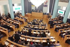 Новини Вінниці / "Узурпація влади" та наряд поліції у залі: зі скандалу розпочалась перша сесія новообраної Вінницької облради (ФОТО, ВІДЕО)