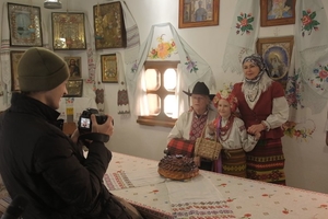 Новини Вінниці / Колишній американський морпіх влаштував у Вінниці фотосесію в українському стилі (ФОТО, ВІДЕО) 