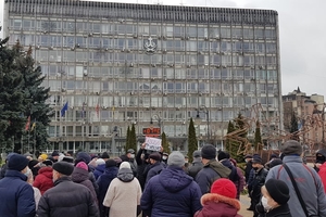 Новини Вінниці / У центрі Вінниці люди протестують проти нових тарифів на газ (ФОТО, ВІДЕО)