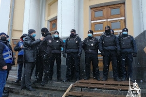 Новини Вінниці / Гучна музика та сутички під ОДА: у Вінниці мітингували учасники руху SaveФОП (ФОТО, ВІДЕО)