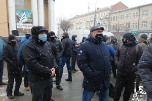 Новини Вінниці / Гучна музика та сутички під ОДА: у Вінниці мітингували учасники руху SaveФОП (ФОТО, ВІДЕО)