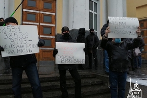 Новини Вінниці / Гучна музика та сутички під ОДА: у Вінниці мітингували учасники руху SaveФОП (ФОТО, ВІДЕО)