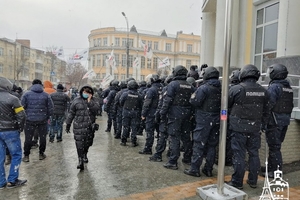 Новини Вінниці / Гучна музика та сутички під ОДА: у Вінниці мітингували учасники руху SaveФОП (ФОТО, ВІДЕО)