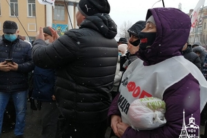 Новини Вінниці / Гучна музика та сутички під ОДА: у Вінниці мітингували учасники руху SaveФОП (ФОТО, ВІДЕО)