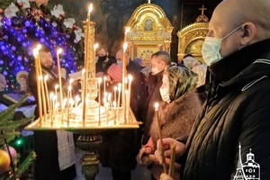 Новини Вінниці / На Богоявлення вінничани із самого ранку йшли освячувати воду до Спасо-Преображенського собору (ФОТО, ВІДЕО)