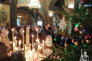 Новини Вінниці / На Богоявлення вінничани із самого ранку йшли освячувати воду до Спасо-Преображенського собору (ФОТО, ВІДЕО)