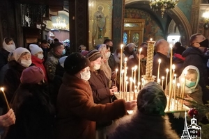 Новини Вінниці / На Богоявлення вінничани із самого ранку йшли освячувати воду до Спасо-Преображенського собору (ФОТО, ВІДЕО)