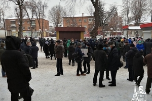 Новини Вінниці / Медики Вінницької ЦРЛ пікетували райраду: не хочуть, щоб лікарню передавали місту (ФОТО, ВІДЕО)