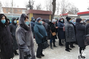 Новини Вінниці / Медики Вінницької ЦРЛ пікетували райраду: не хочуть, щоб лікарню передавали місту (ФОТО, ВІДЕО)