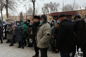 Новини Вінниці / Медики Вінницької ЦРЛ пікетували райраду: не хочуть, щоб лікарню передавали місту (ФОТО, ВІДЕО)