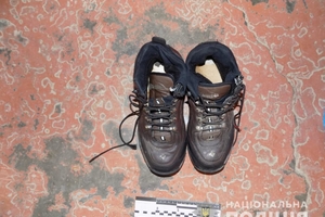 Новини Вінниці / Біля залізничної станції на Вінниччині знайшли мертву жінку. Поліція просить допомогти встановити її особу (ФОТО) 