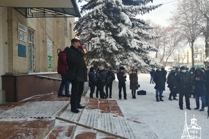 Новини Вінниці / Передача Вінницької ЦРЛ місту: питання розглядає районна рада, активісти та медики протестують (ФОТО, ВІДЕО)