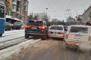 Новини Вінниці / Негода у Вінниці: за пів дня у місті сталося 13 аварій (ФОТО)