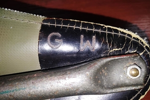 Новини Вінниці / Неподалік Вінниці дослідники знайшли старовинний стілець чудернацької форми (ФОТО)