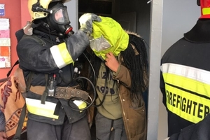 Новини Вінниці / У Вінниці горіла квартира в дев'ятиповерхівці: евакуювали семеро людей, в тому числі чотирьох дітей (ФОТО)