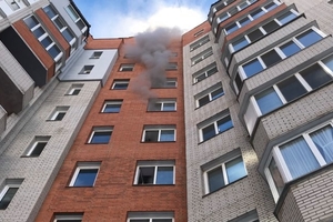 Новини Вінниці / У Вінниці горіла квартира в дев'ятиповерхівці: евакуювали семеро людей, в тому числі чотирьох дітей (ФОТО)