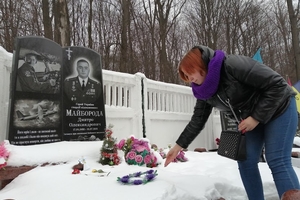 Новости Винницы и области / Шини й барикада на в'їзді до міста: акцію пам’яті у незвичному форматі влаштували активісти у Вінниці (ФОТО, ВІДЕО) / Інформаційний портал На Париже Новини Вінниці / Шини й барикада на в'їзді до міста: акцію пам’яті у незвичному форматі влаштували активісти у Вінниці (ФОТО, ВІДЕО)