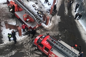 Новини Вінниці / У центрі Вінниці горіла квартира: пожежу гасили майже два десятки рятувальників (ФОТО, ВІДЕО)