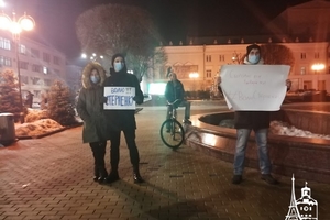 Новини Вінниці / У Вінниці активісти вийшли на майдан на підтримку Сергія Стерненка (ФОТО, ВІДЕО)