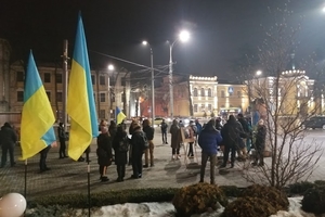 Новини Вінниці / У Вінниці збирають підписи під вимогою до обласної та міської рад висловитись щодо справ політв'язнів (ФОТО, ВІДЕО) 