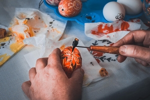 Новини Вінниці / Вінницькі заклади культури створюють унікальні писанки для захисників України