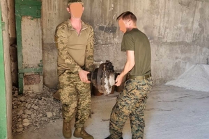 Новини Вінниці / Шестерню від музейного експонату зі Стрижавки вінницькі волонтери передали для відновлення бойової техніки