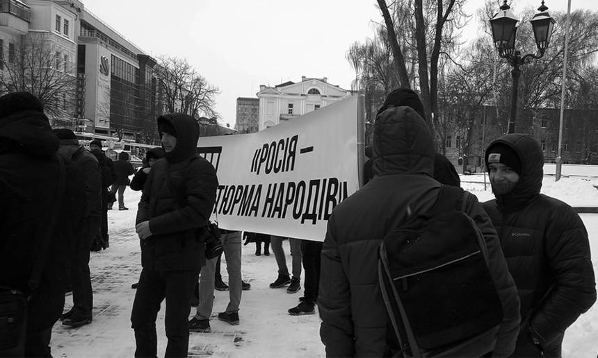 Чому у Вінниці спалили опудало Путіна та чи підтримують кримчани бойкот «вибору окупанта»? (ВІДЕО) / Новости Винницы и области / Інформаційний портал На Париже Новини Вінниці / Чому у Вінниці спалили опудало Путіна та чи підтримують кримчани бойкот «вибору окупанта»? (ВІДЕО)