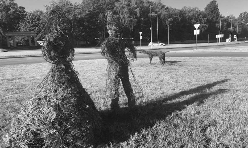 Без людської ДНК: у Вінниці біля музею Пирогова встановили інші зелені скульптури / Новости Винницы и области / Інформаційний портал На Париже Новини Вінниці / Без людської ДНК: у Вінниці біля музею Пирогова встановили інші зелені скульптури